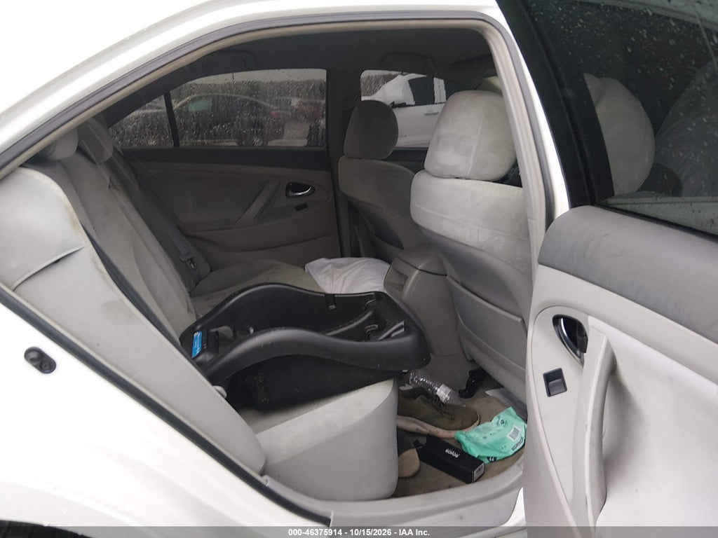 2008 Toyota Camry LE photo 8