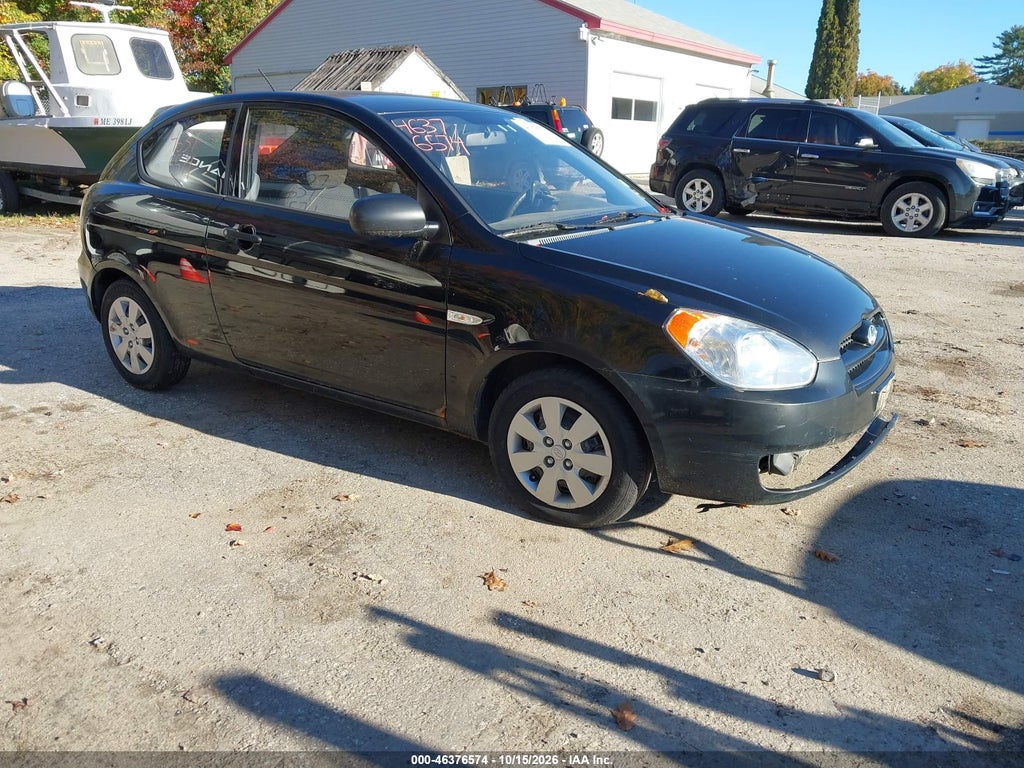 2011 Hyundai Accent GL photo 1