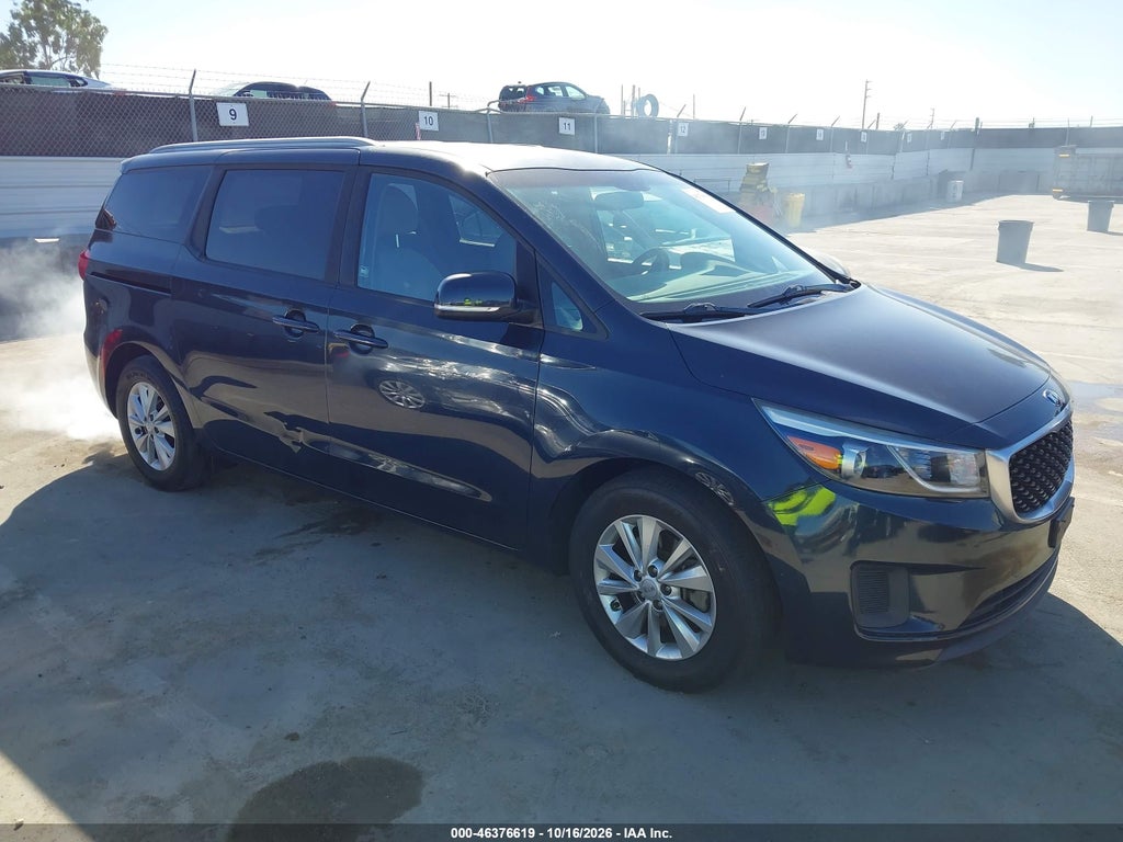 2016 Kia Sedona LX photo 1