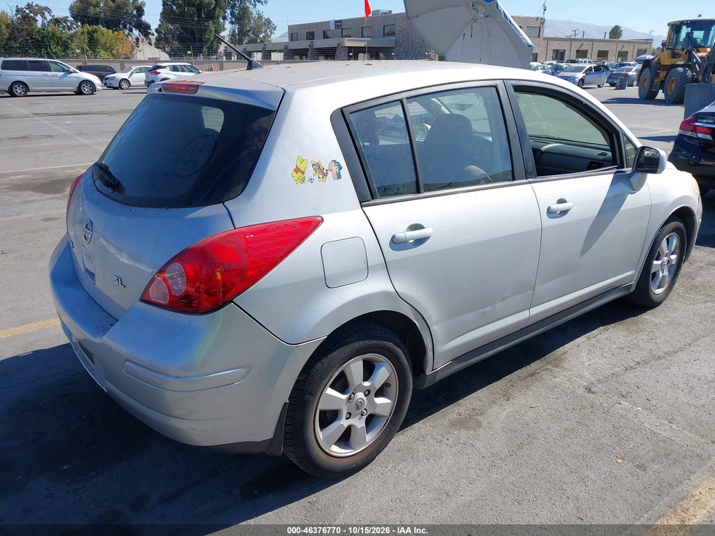 2009 Nissan Versa 1.8SL photo 4