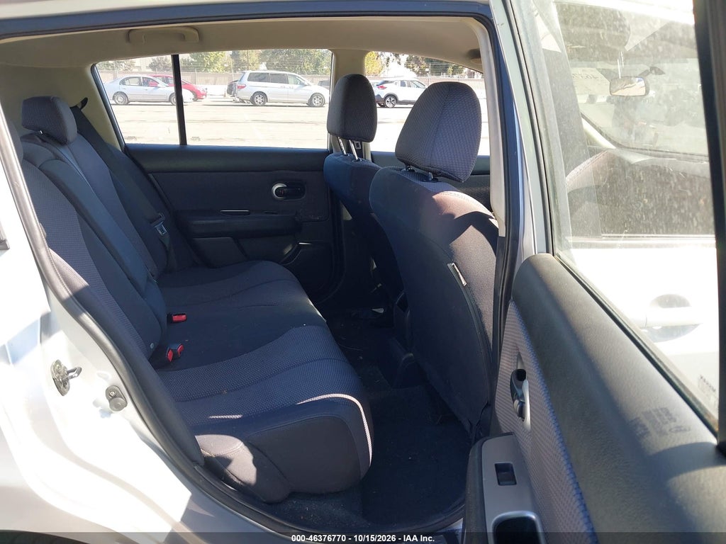 2009 Nissan Versa 1.8SL photo 8