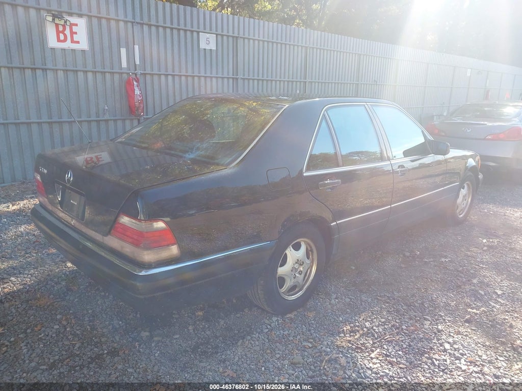 1997 Mercedes-Benz S 320 Base SWB photo 4