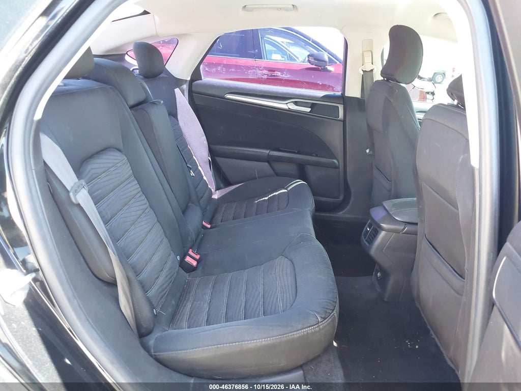 2016 Ford Fusion SE photo 8