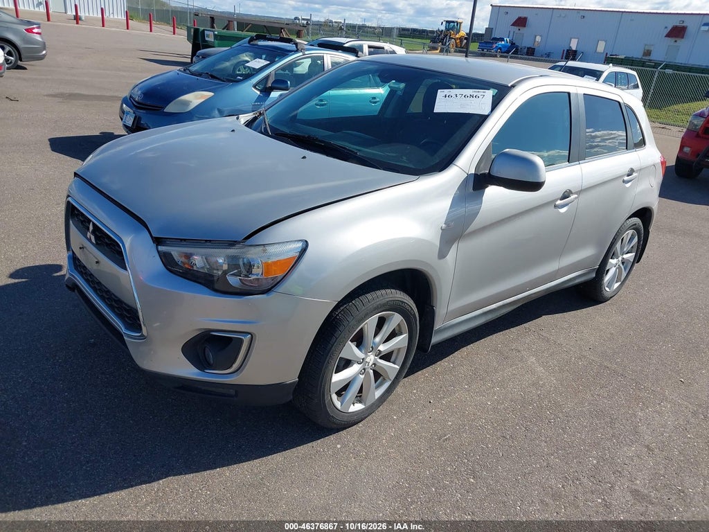 2014 Mitsubishi Outlander Sport SE photo 2