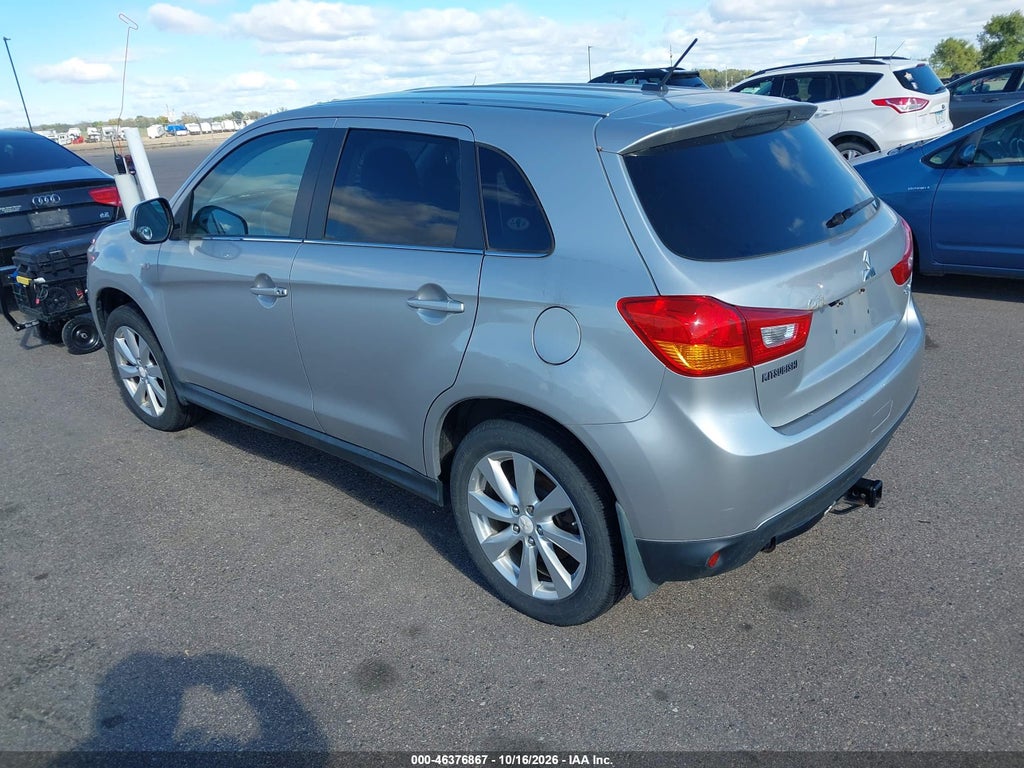 2014 Mitsubishi Outlander Sport SE photo 3