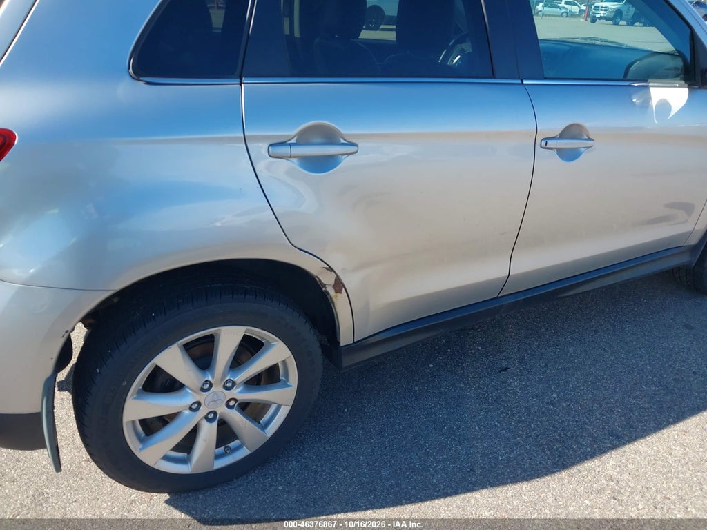 2014 Mitsubishi Outlander Sport SE photo 6