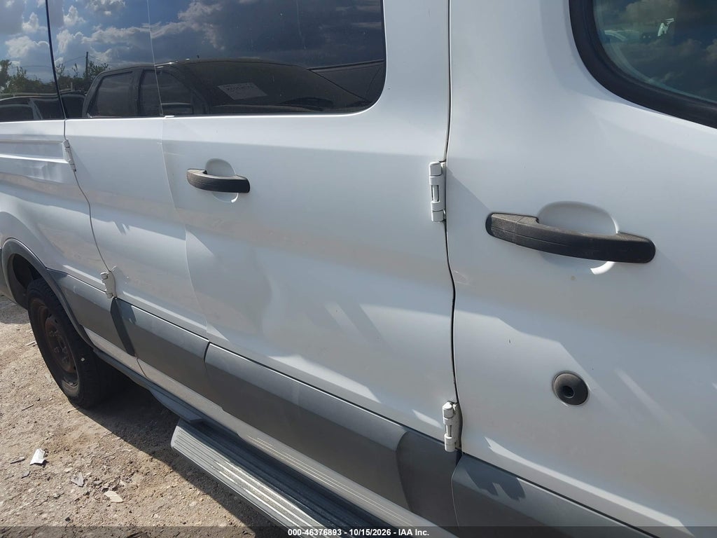 2016 Ford Transit-350 XLT photo 6