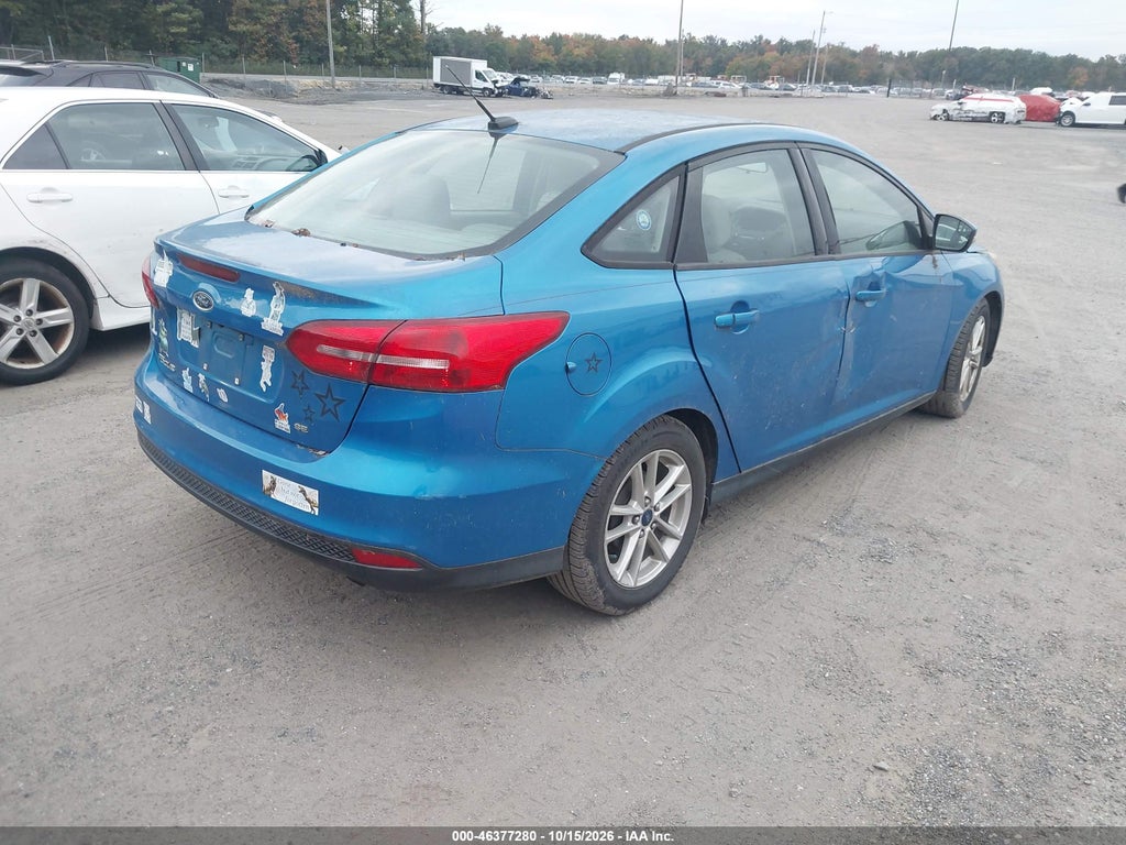 2016 Ford Focus SE photo 4