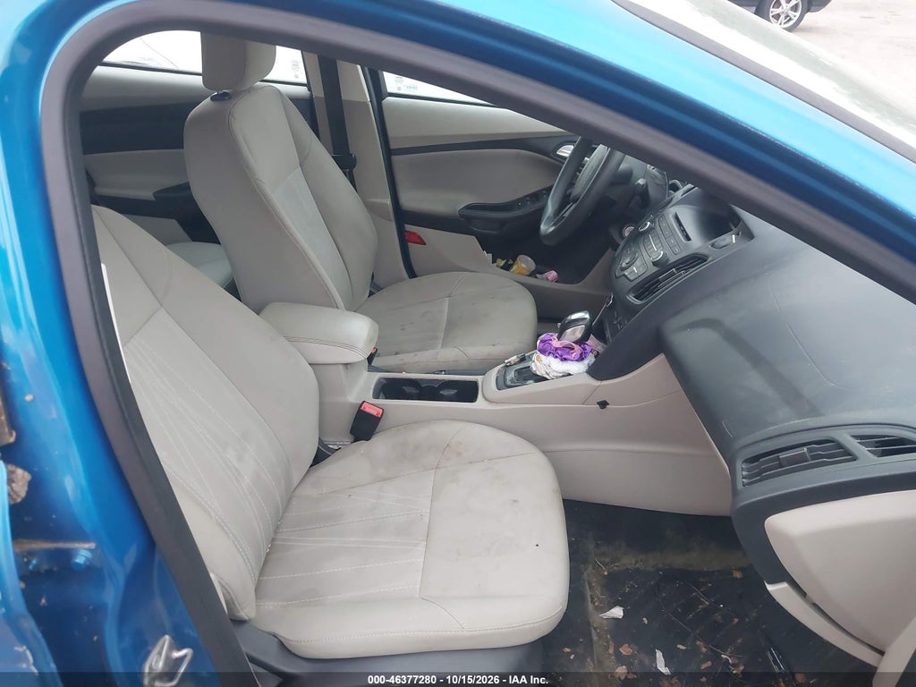 2016 Ford Focus SE photo 5