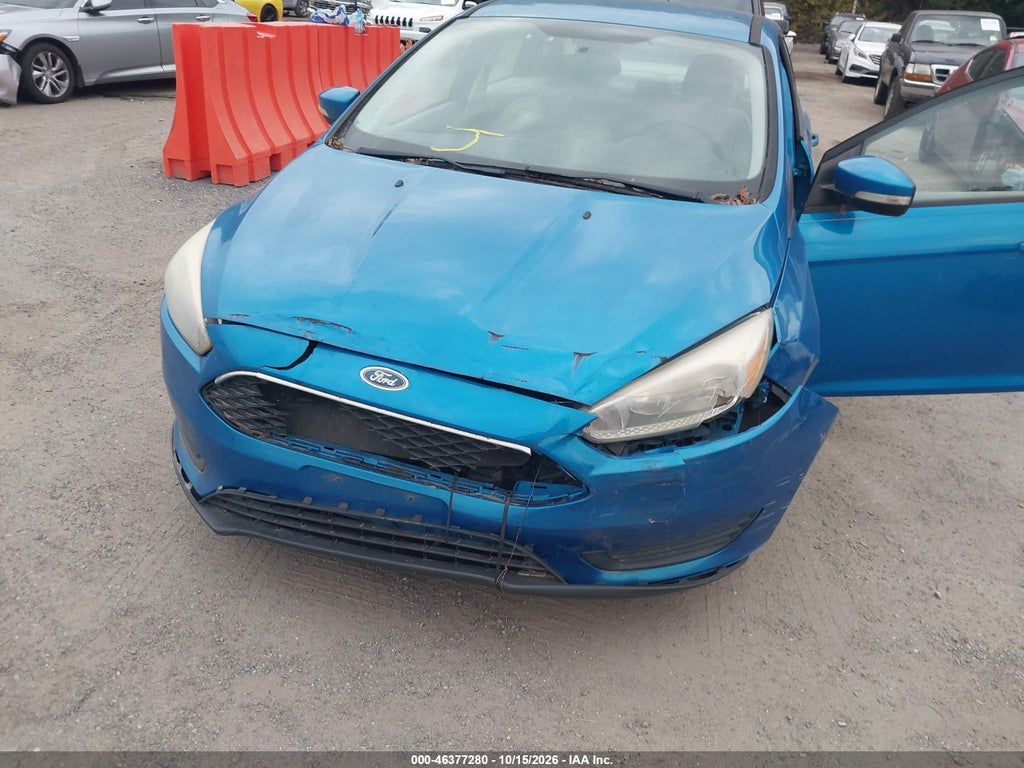 2016 Ford Focus SE photo 6