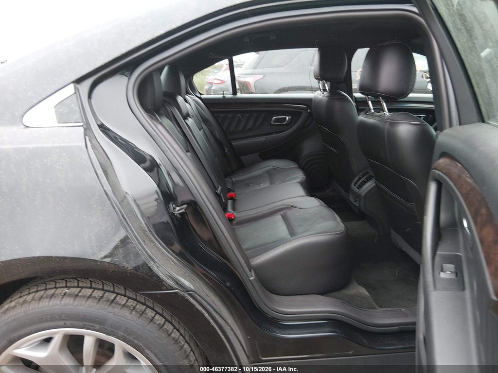 2015 Ford Taurus Limited photo 8