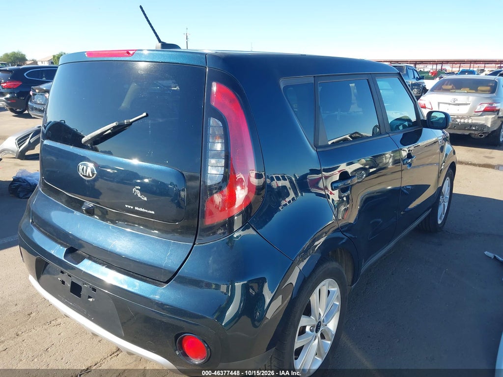 2017 Kia Soul + photo 4