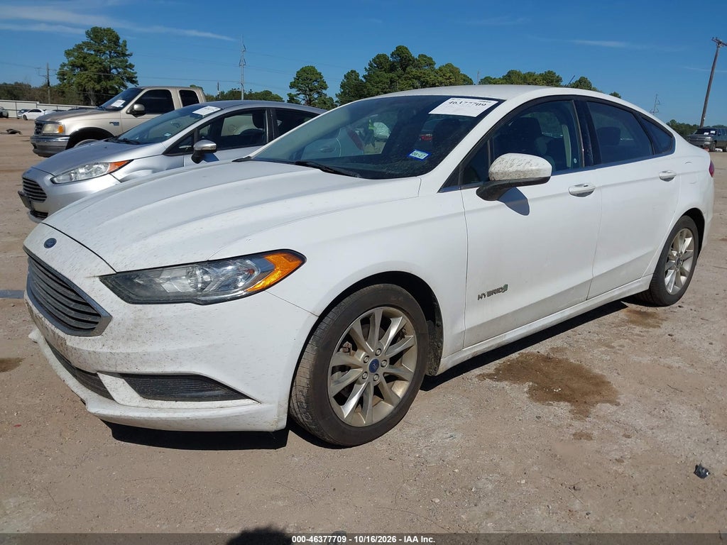 2017 Ford Fusion Hybrid SE photo 2