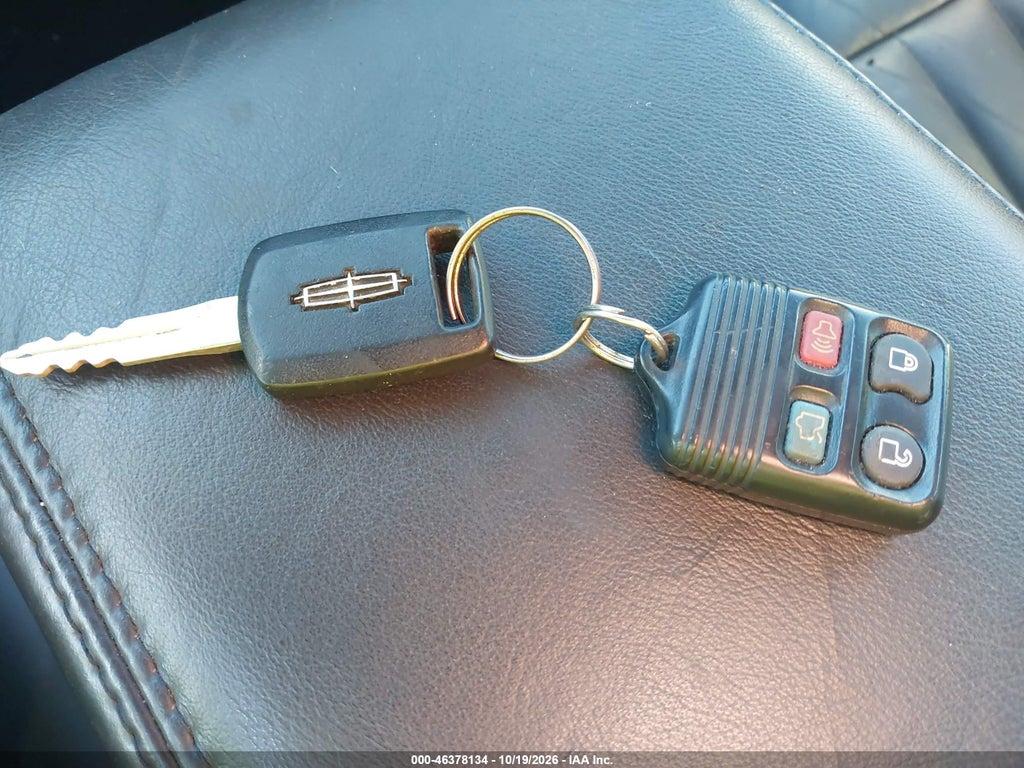 2007 Lincoln Town CAR Executive L photo 11
