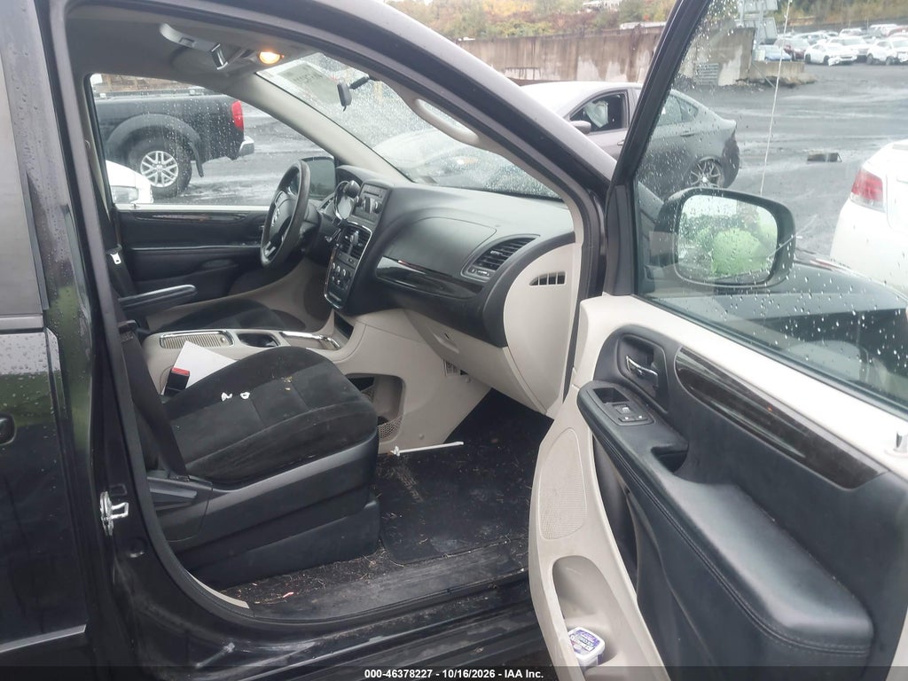 2016 Dodge Grand Caravan SXT photo 5