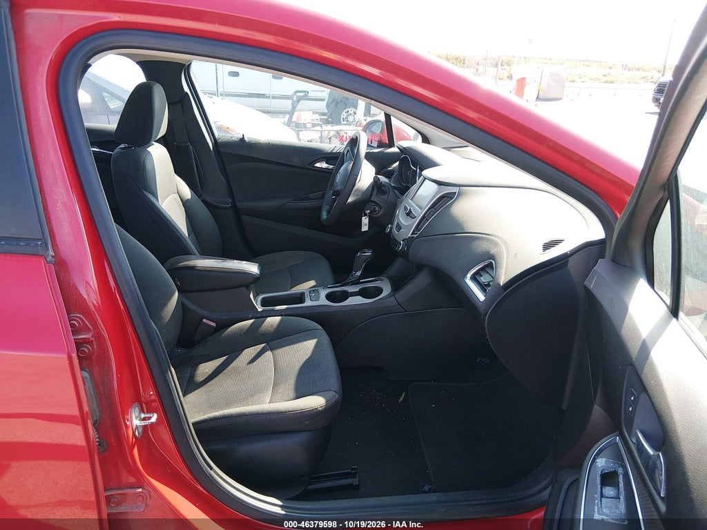 2018 Chevrolet Cruze LS Auto photo 5