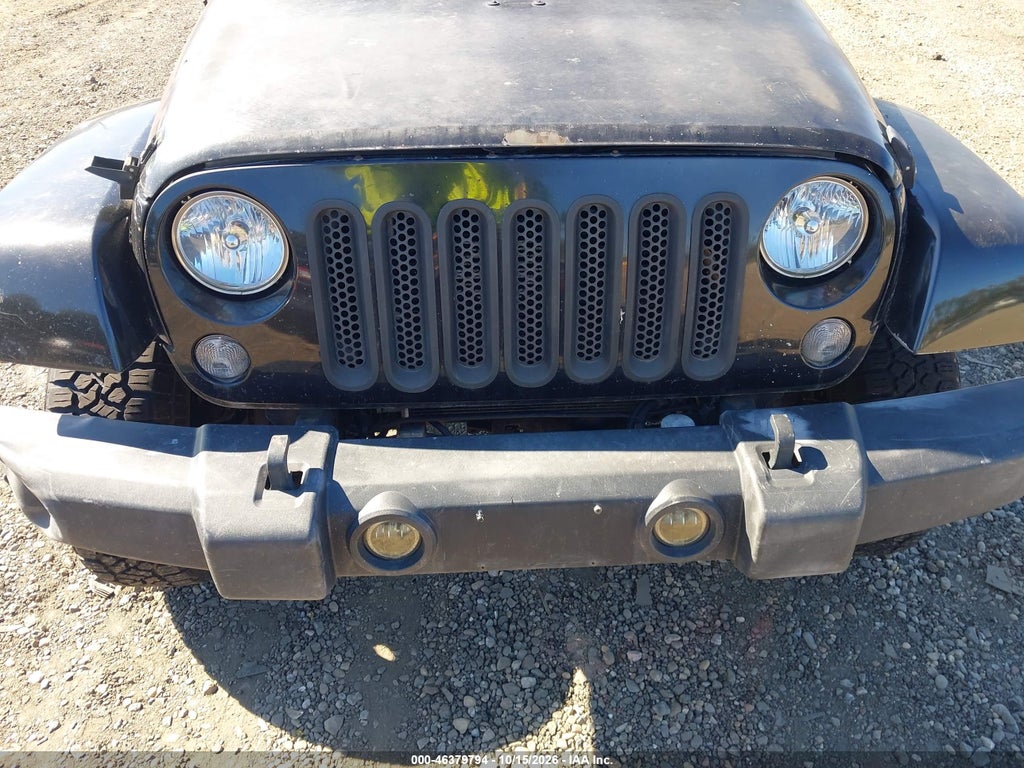 2016 Jeep Wrangler Unlimited Rubicon photo 6