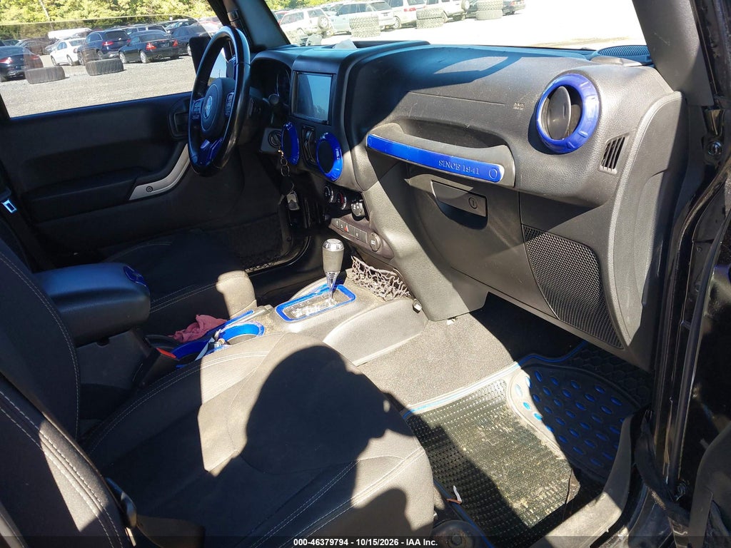 2016 Jeep Wrangler Unlimited Rubicon photo 8