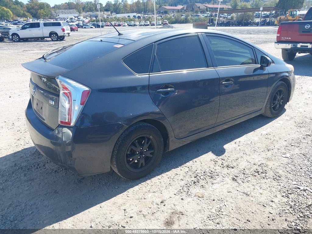 2012 Toyota Prius TWO photo 4