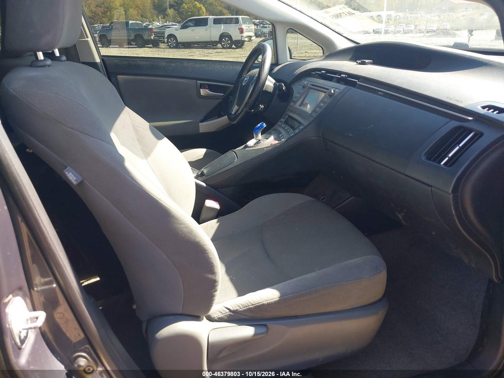 2012 Toyota Prius TWO photo 5
