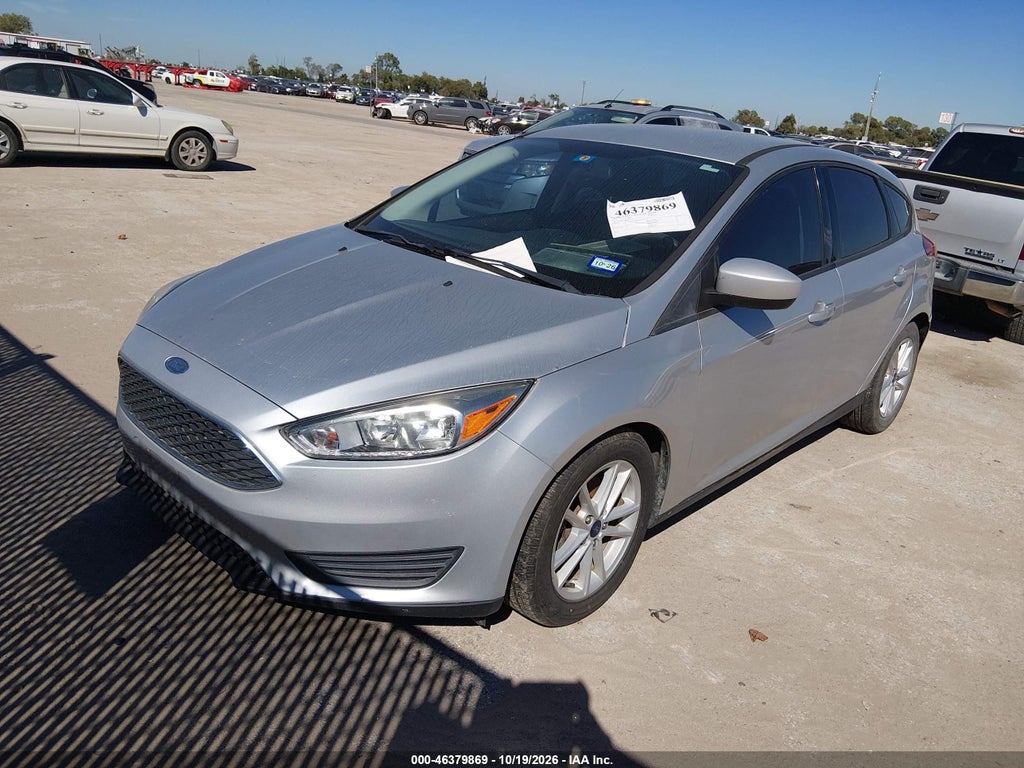 2018 Ford Focus SE photo 2