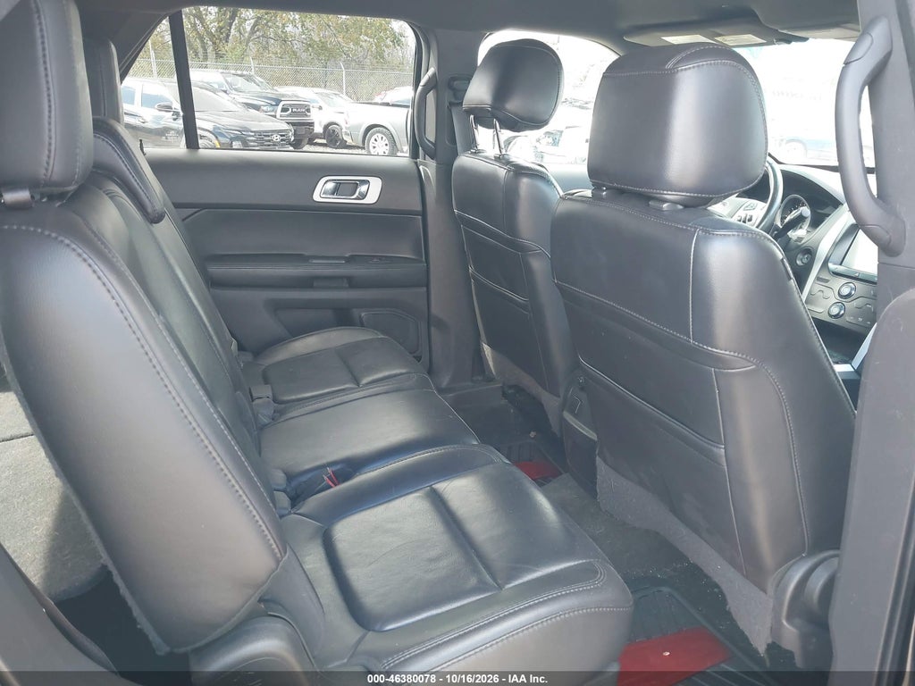 2013 Ford Explorer XLT photo 8