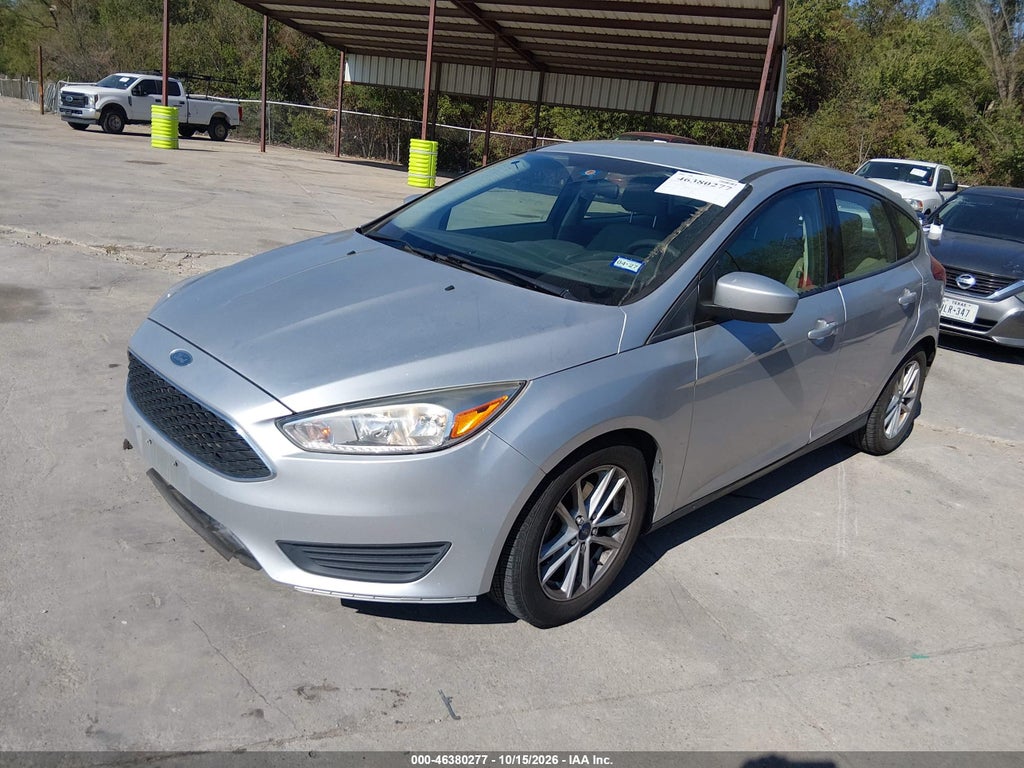2018 Ford Focus SE photo 2