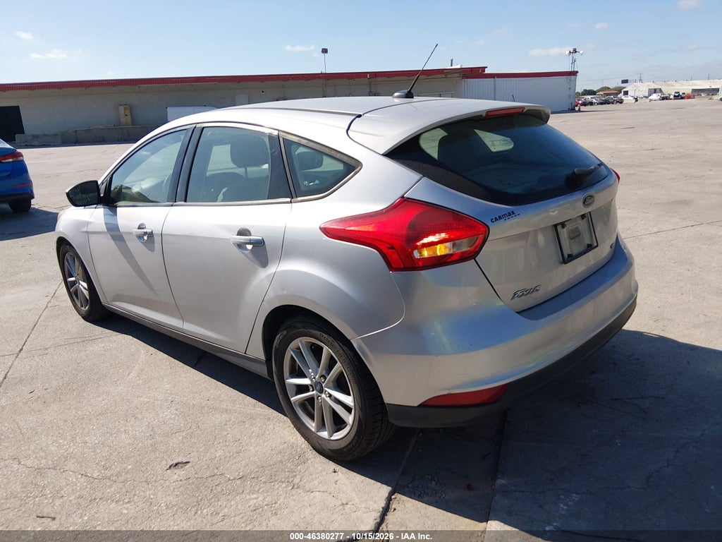 2018 Ford Focus SE photo 3