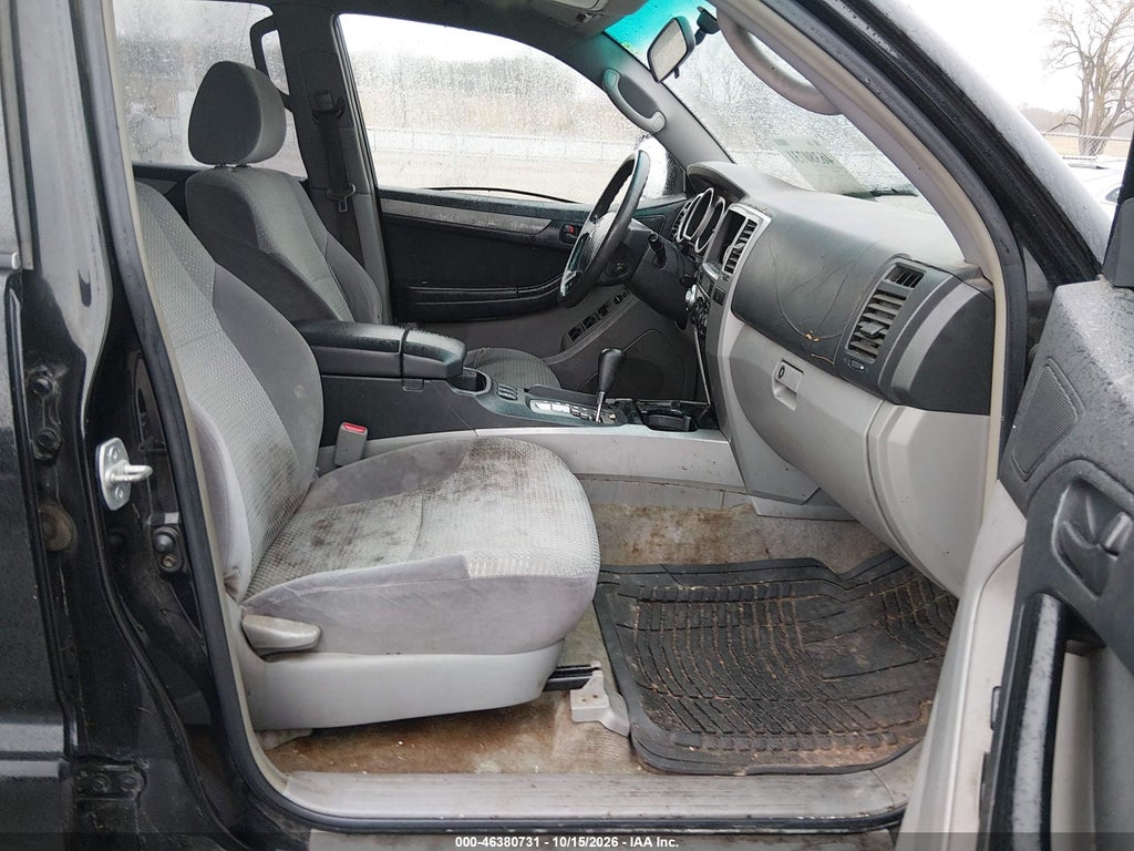 2004 Toyota 4RUNNER SR5 V6 photo 5