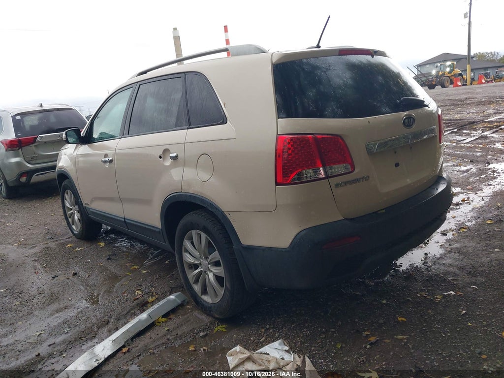 2011 Kia Sorento LX V6 photo 3