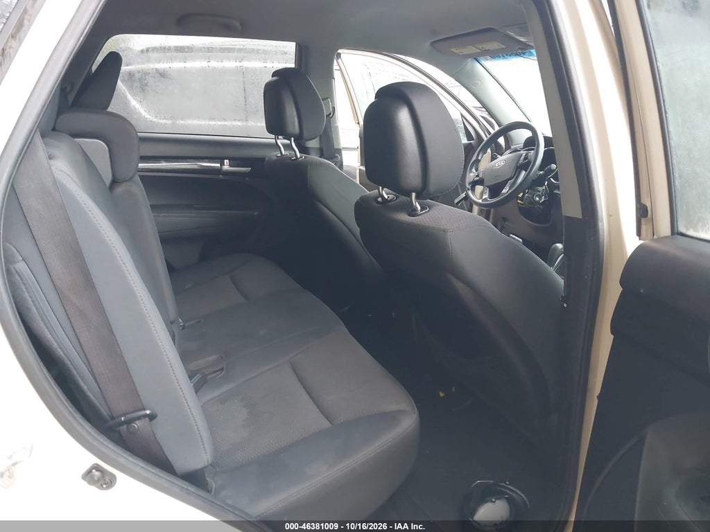 2011 Kia Sorento LX V6 photo 8