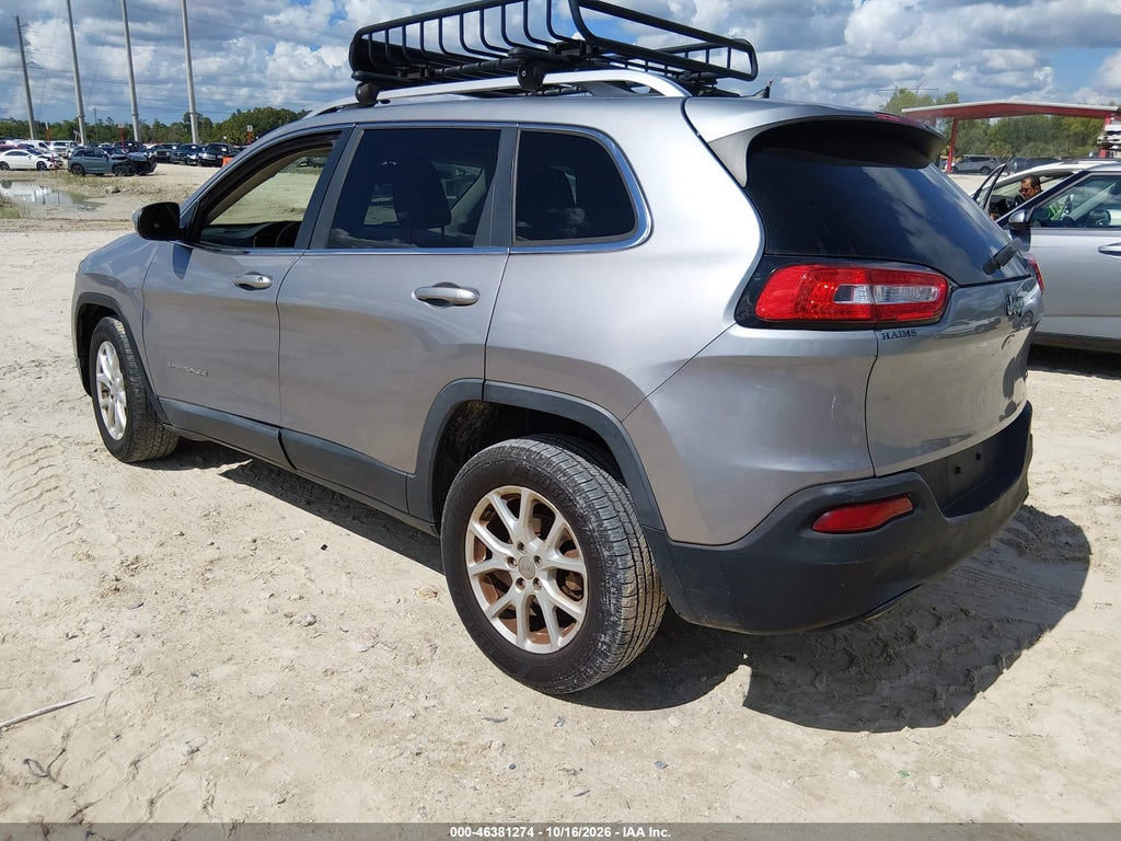 2016 Jeep Cherokee Latitude photo 3