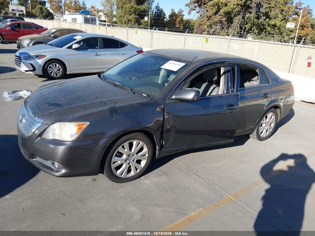 2010 Toyota Avalon XLS photo 2
