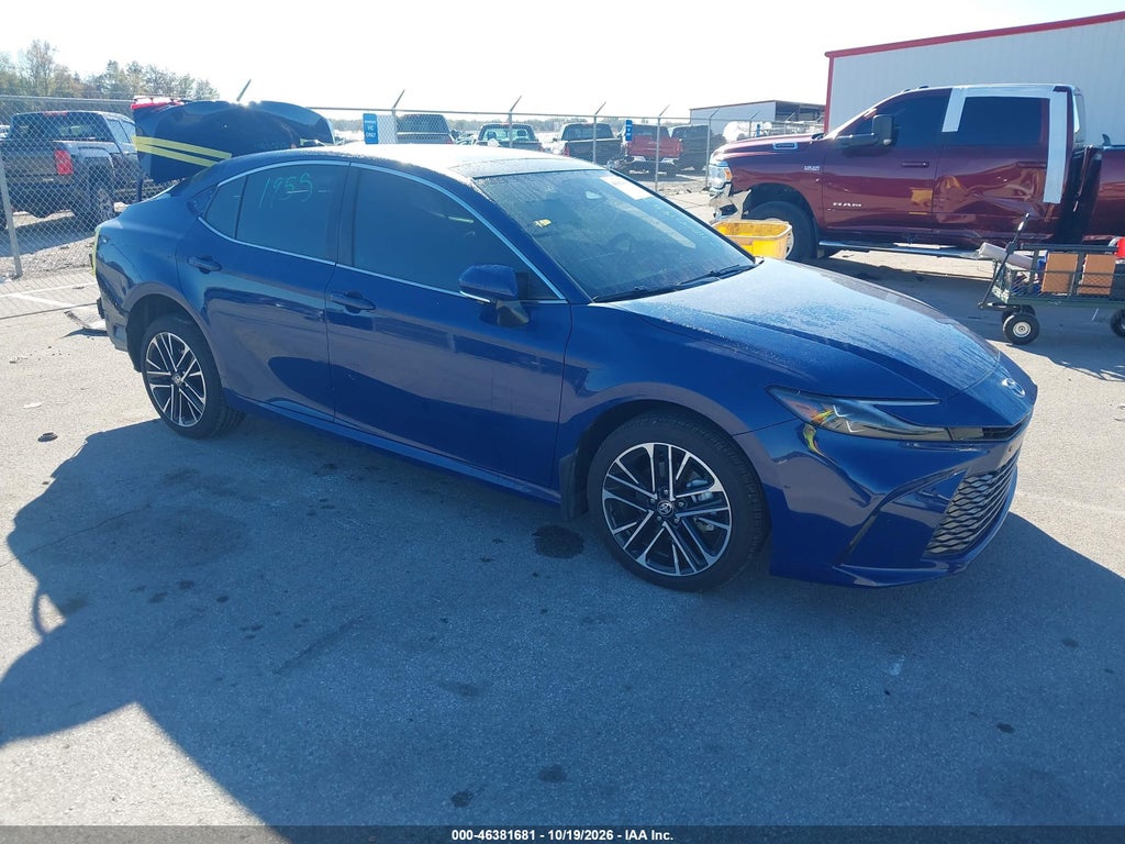 TOYOTA CAMRY 2026