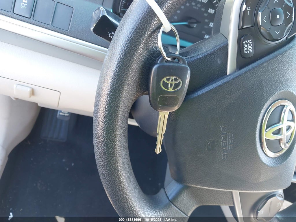 2012 Toyota Camry LE photo 11