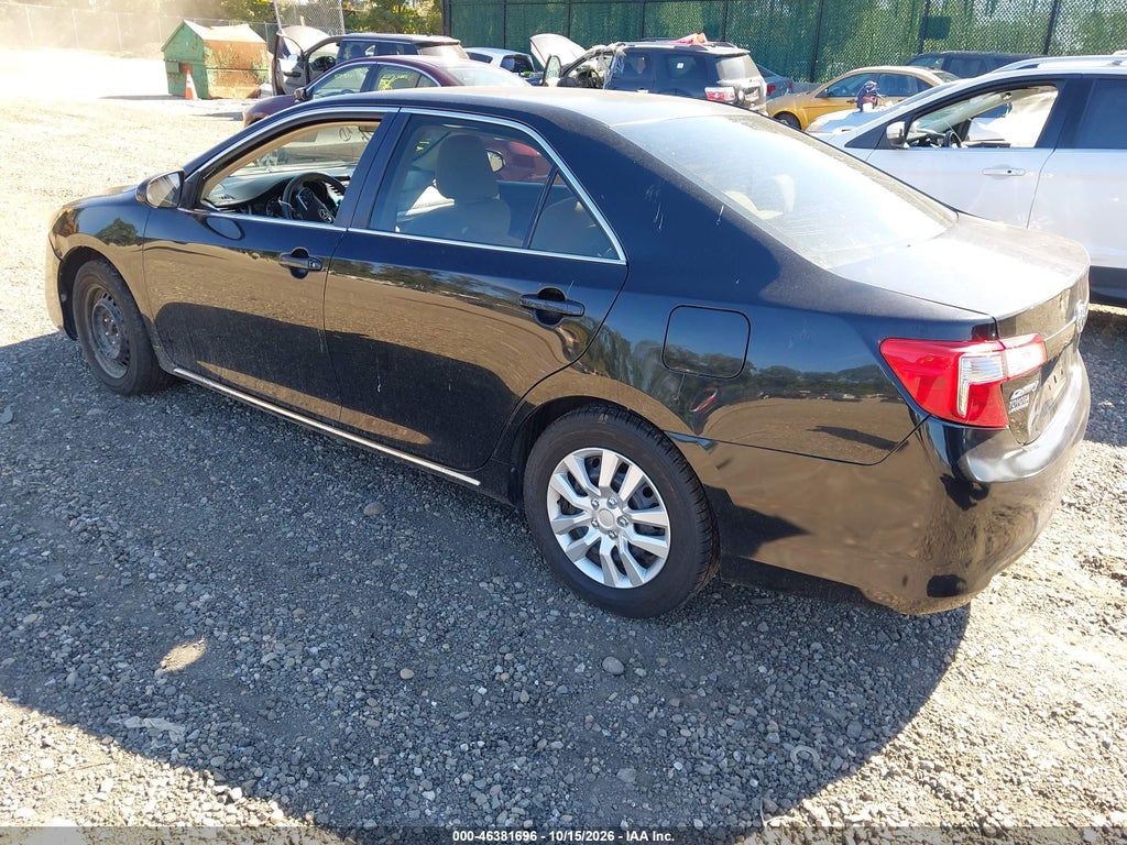 2012 Toyota Camry LE photo 3