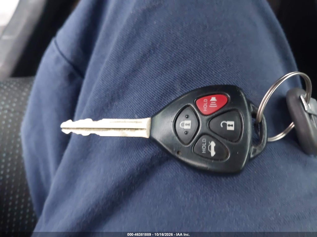 2009 Toyota Corolla S photo 11