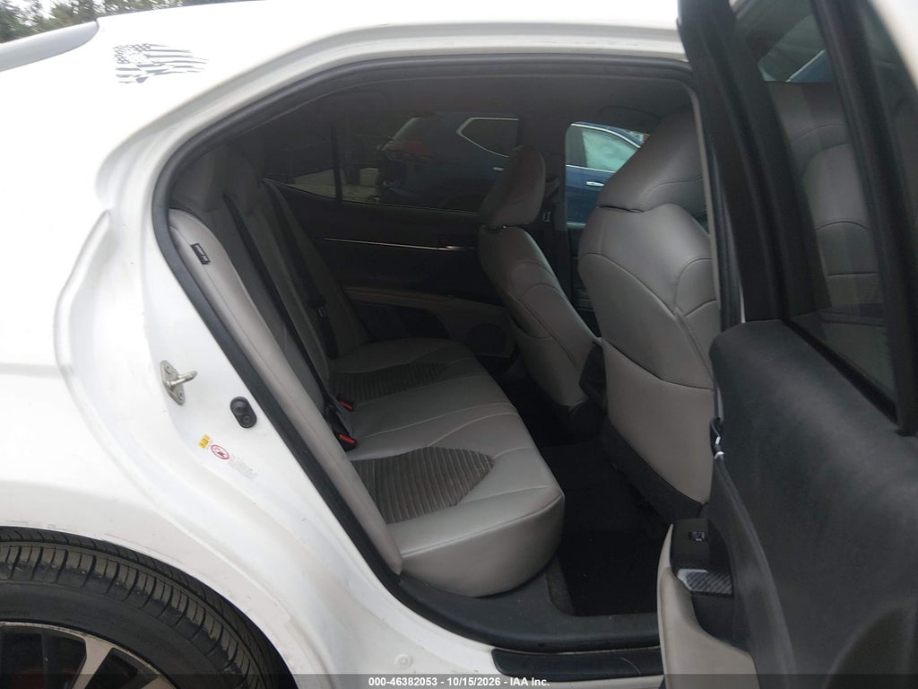 2018 Toyota Camry SE photo 8