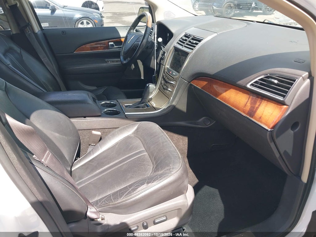 2013 Lincoln MKX photo 5