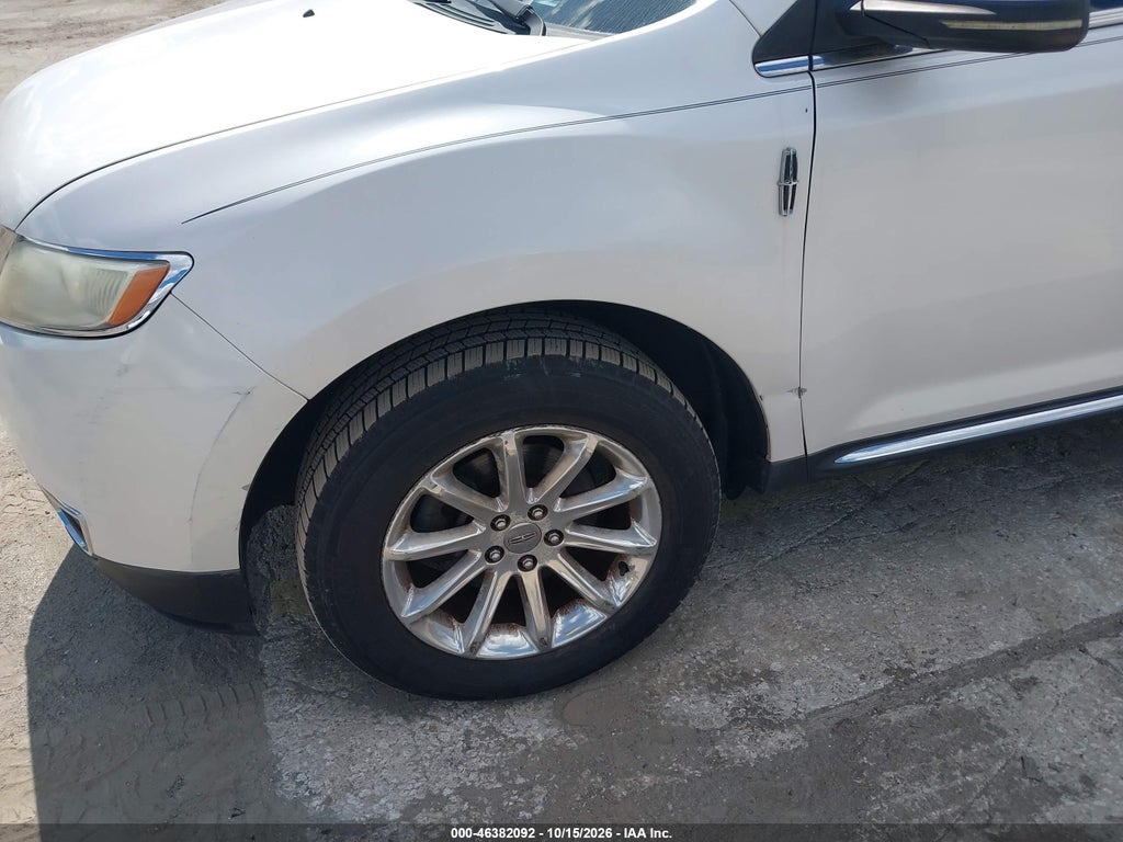 2013 Lincoln MKX photo 6