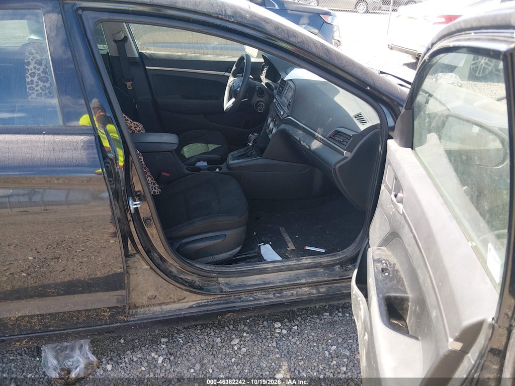 2019 Hyundai Elantra SE photo 5