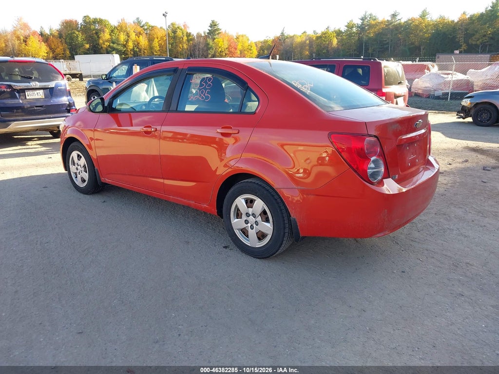 2013 Chevrolet Sonic LS Auto photo 3