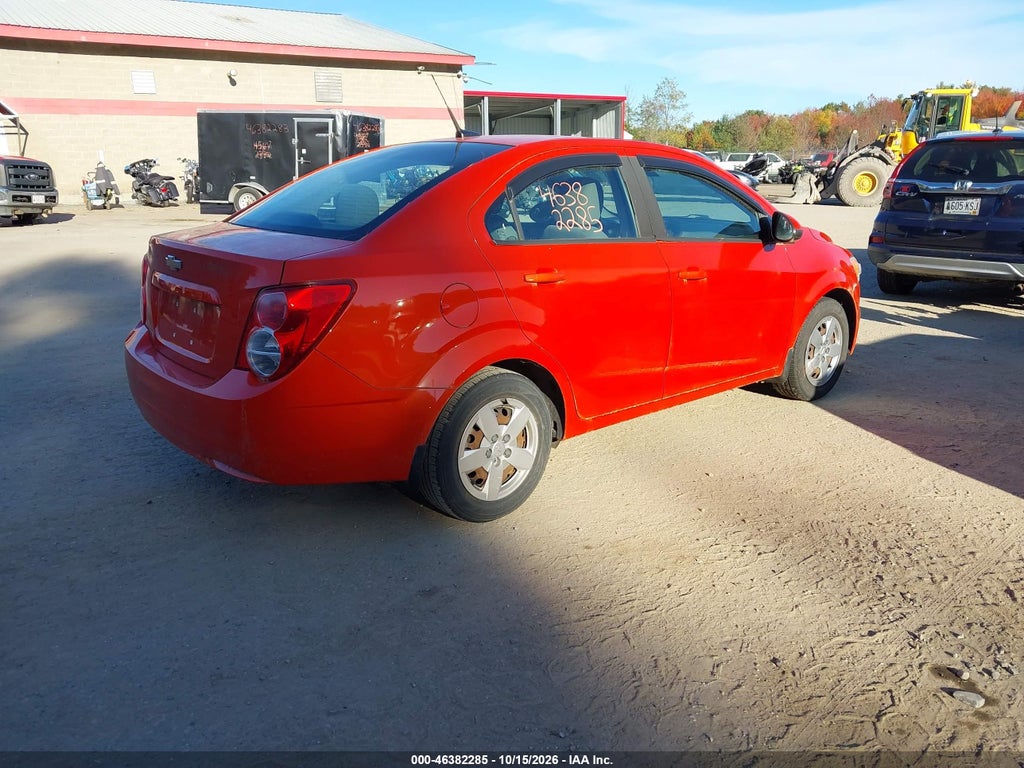 2013 Chevrolet Sonic LS Auto photo 4