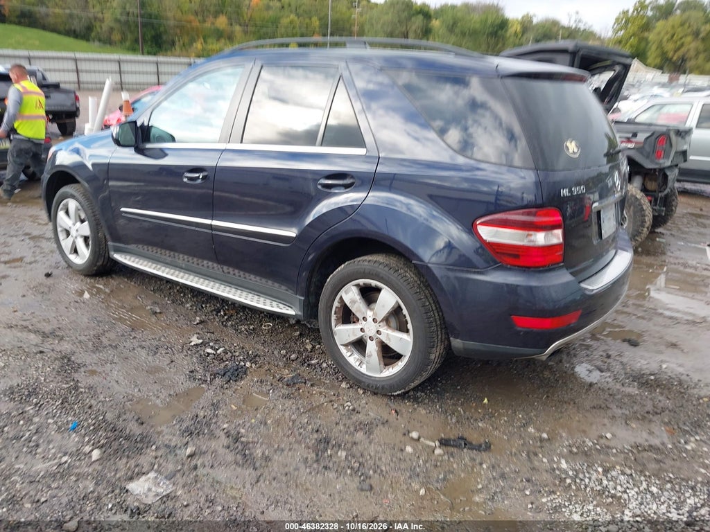 2010 Mercedes-Benz ML 350 4MATIC photo 3