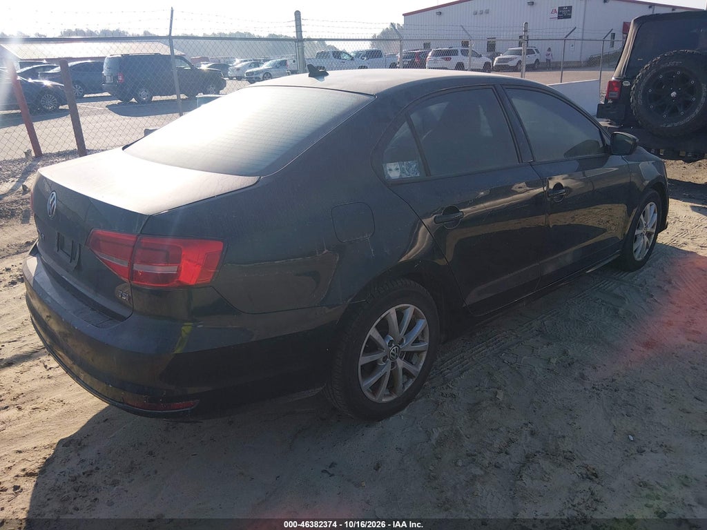2015 Volkswagen Jetta 1.8T SE photo 4