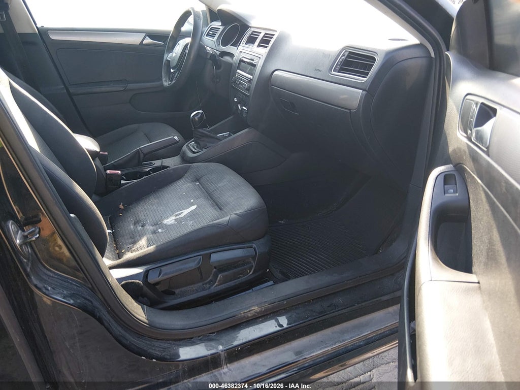 2015 Volkswagen Jetta 1.8T SE photo 5