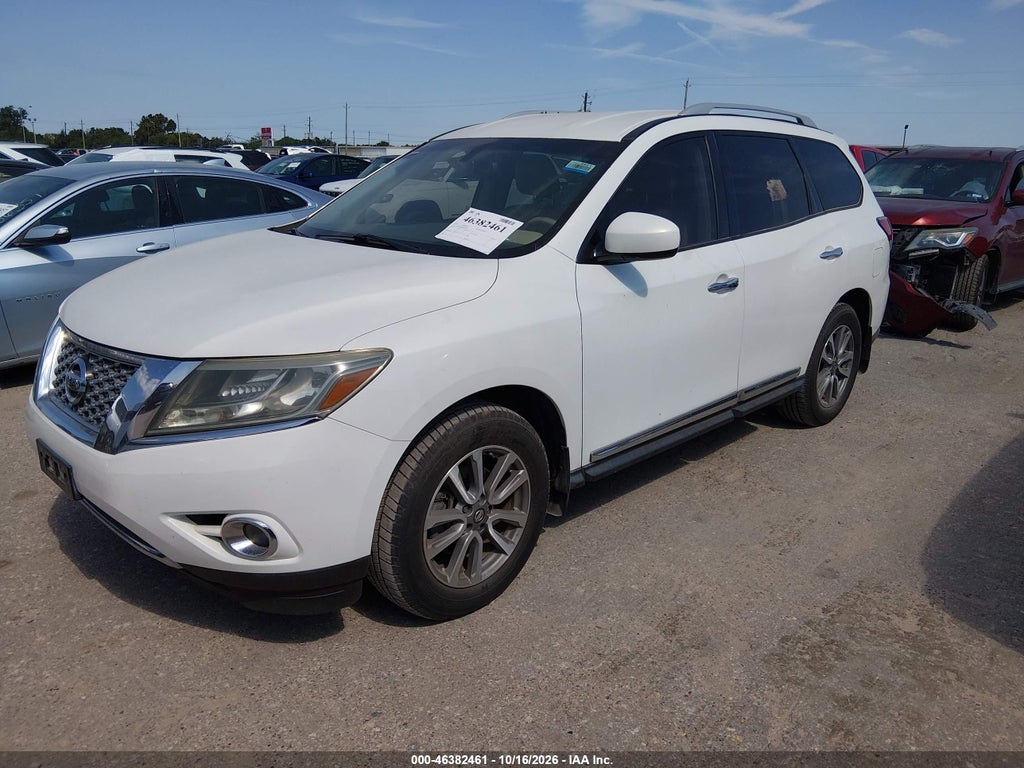 2013 Nissan Pathfinder SL photo 2