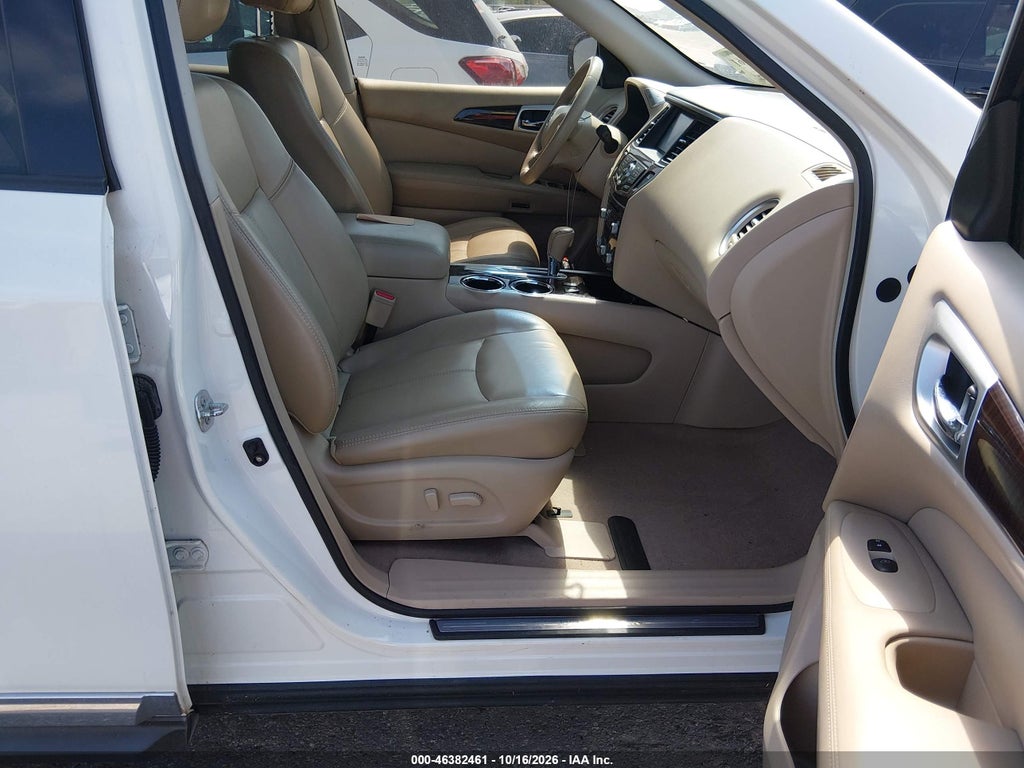 2013 Nissan Pathfinder SL photo 5
