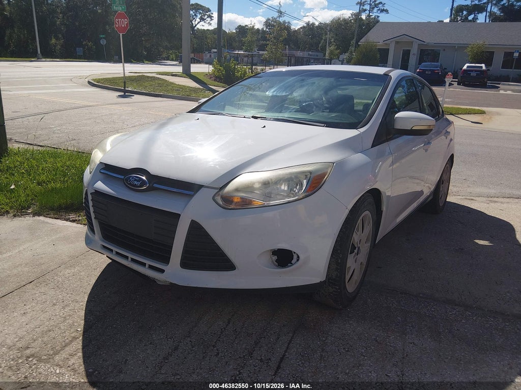 2013 Ford Focus SE photo 2