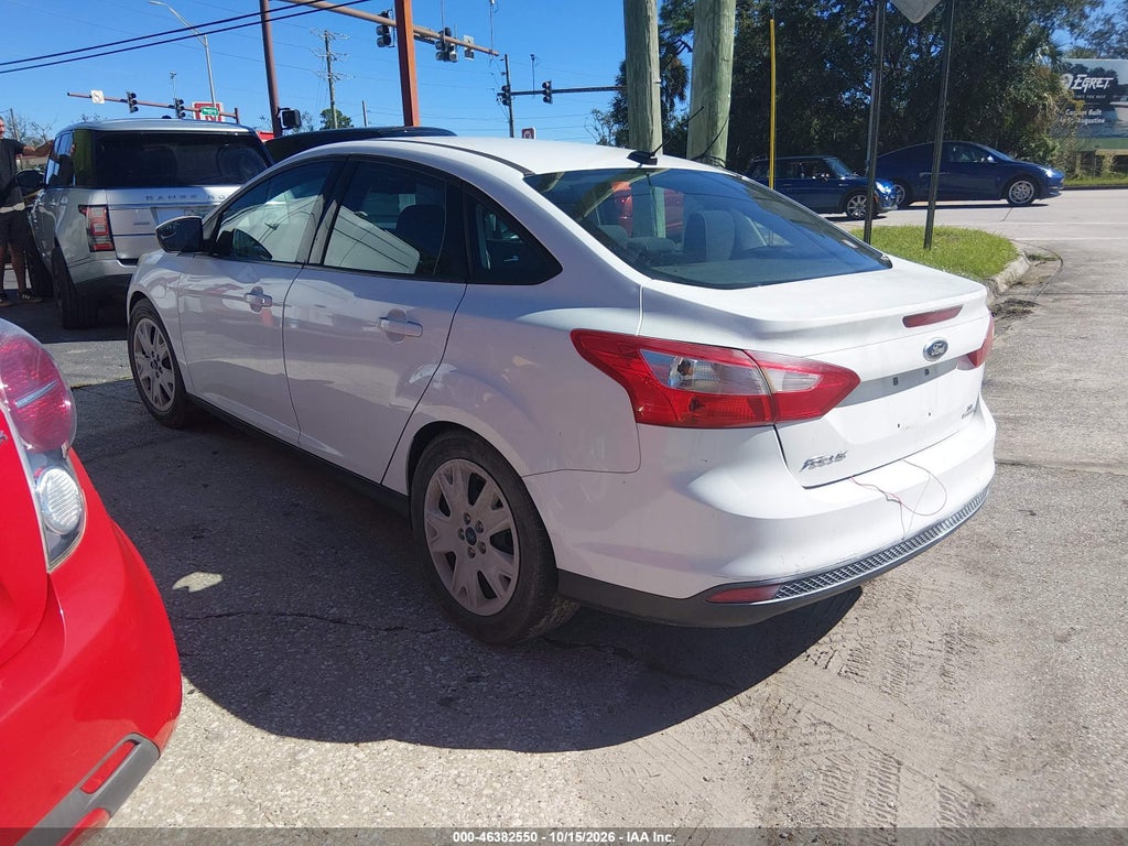 2013 Ford Focus SE photo 3